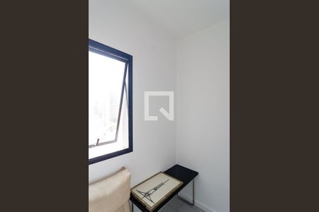 Apartamento à venda com 106m², 3 quartos e 2 vagas Apartamento à venda com 106m², 3 quartos e 2 vagasQuarto de Serviço