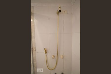 Apartamento para alugar com 117m², 3 quartos e 2 vagas Apartamento para alugar com 117m², 3 quartos e 2 vagasChuveiro