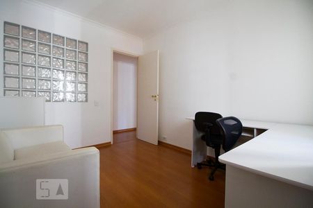 Apartamento para alugar com 117m², 3 quartos e 2 vagas Apartamento para alugar com 117m², 3 quartos e 2 vagasQuarto 2
