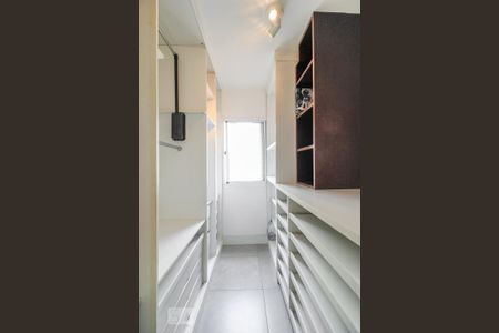 Studio à venda com 47m², 1 quarto e 1 vaga Studio à venda com 47m², 1 quarto e 1 vagaCloset