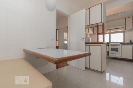 Apartamento à venda com 200m², 4 quartos e 3 vagasCopa