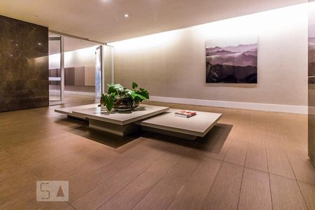 Studio à venda com 34m², 1 quarto e 1 vaga Studio à venda com 34m², 1 quarto e 1 vagaÁrea Comum - Hall de Entrada