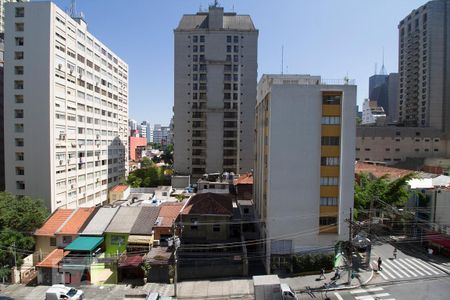 Vista da suite e da sala de apartamento para alugar com 1 quarto, 57m² em Jardim Paulista, São Paulo