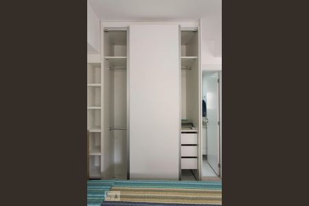 Apartamento à venda com 48m², 1 quarto e 1 vagaQuarto