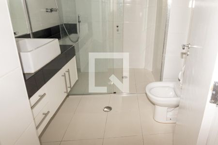 Apartamento à venda com 250m², 3 quartos e 2 vagas Apartamento à venda com 250m², 3 quartos e 2 vagasBanheiro 2