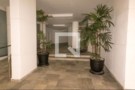 Apartamento à venda com 250m², 3 quartos e 2 vagas Apartamento à venda com 250m², 3 quartos e 2 vagasEntrada