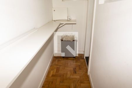 Apartamento à venda com 250m², 3 quartos e 2 vagas Apartamento à venda com 250m², 3 quartos e 2 vagasÁrea de Serviço