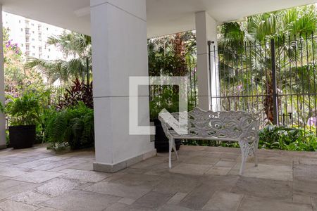 Apartamento à venda com 250m², 3 quartos e 2 vagas Apartamento à venda com 250m², 3 quartos e 2 vagasÁrea comun