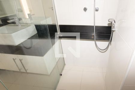 Apartamento à venda com 250m², 3 quartos e 2 vagas Apartamento à venda com 250m², 3 quartos e 2 vagasBanheiro 2