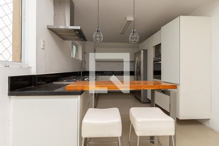 Apartamento à venda com 250m², 3 quartos e 2 vagas Apartamento à venda com 250m², 3 quartos e 2 vagasCozinha