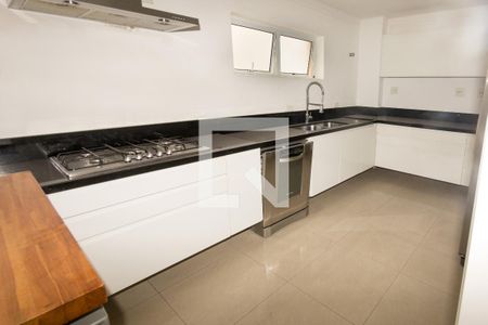 Apartamento à venda com 250m², 3 quartos e 2 vagas Apartamento à venda com 250m², 3 quartos e 2 vagasCozinha