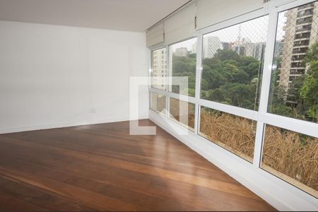 Apartamento à venda com 250m², 3 quartos e 2 vagas Apartamento à venda com 250m², 3 quartos e 2 vagasSala