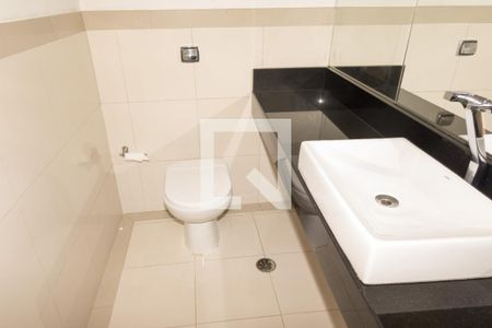 Apartamento à venda com 250m², 3 quartos e 2 vagas Apartamento à venda com 250m², 3 quartos e 2 vagasLavabo