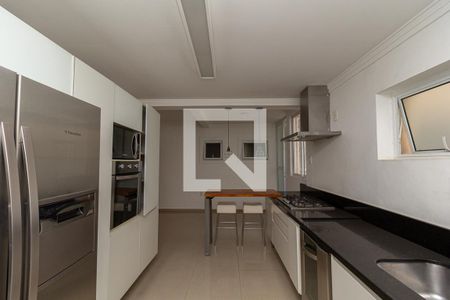Apartamento à venda com 250m², 3 quartos e 2 vagas Apartamento à venda com 250m², 3 quartos e 2 vagasCozinha