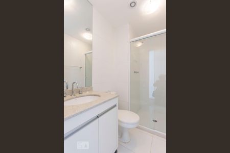 Banheiro de apartamento à venda com 3 quartos, 69m² em Vila Anastácio, São Paulo