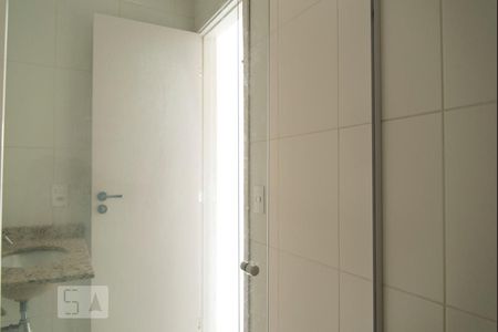 Apartamento à venda com 57m², 2 quartos e 1 vaga Apartamento à venda com 57m², 2 quartos e 1 vagaBanheiro