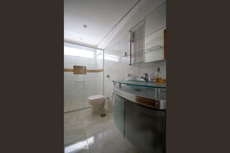 Apartamento à venda com 241m², 3 quartos e 3 vagas Apartamento à venda com 241m², 3 quartos e 3 vagasBanheiro Suite 2