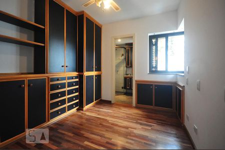 Suíte 1 de apartamento para alugar com 4 quartos, 210m² em Vila Andrade, São Paulo