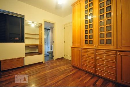 Suíte 2 de apartamento para alugar com 4 quartos, 210m² em Vila Andrade, São Paulo
