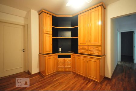Corredor de apartamento para alugar com 4 quartos, 210m² em Vila Andrade, São Paulo