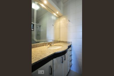 banheiro suíte de apartamento para alugar com 3 quartos, 84m² em Paraíso do Morumbi, São Paulo