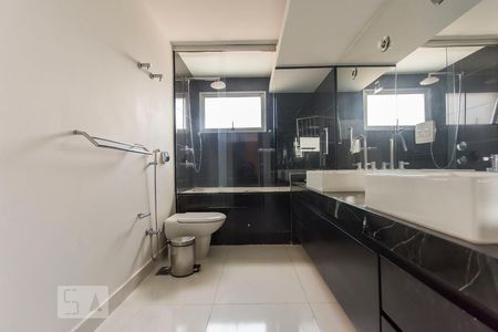 Apartamento à venda com 320m², 4 quartos e 4 vagasBanheiro Suite 03