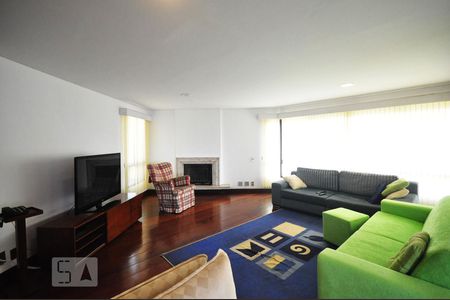 Apartamento para alugar com 300m², 4 quartos e 4 vagassala