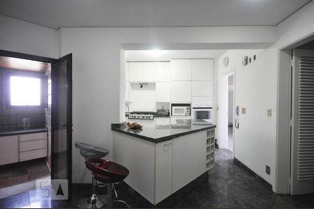 Apartamento para alugar com 300m², 4 quartos e 4 vagascozinha