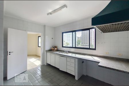 Apartamento à venda com 146m², 3 quartos e 3 vagasCozinha