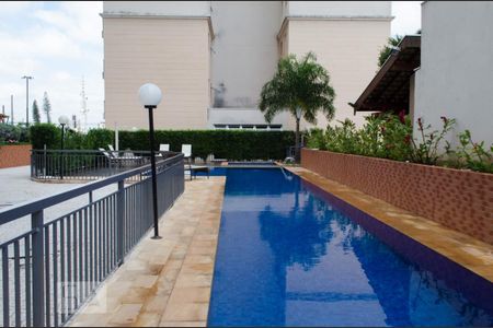 Apartamento à venda com 57m², 2 quartos e 1 vaga Apartamento à venda com 57m², 2 quartos e 1 vagaDependências do prédio - piscina