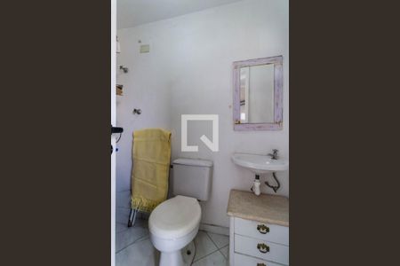 Apartamento à venda com 132m², 3 quartos e 3 vagas Apartamento à venda com 132m², 3 quartos e 3 vagasBanheiro de Serviço