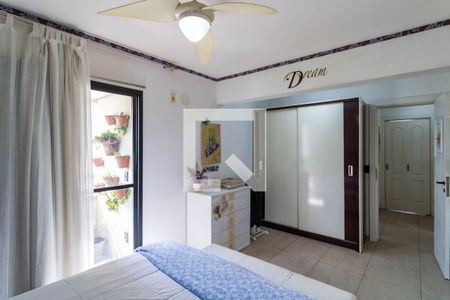 Apartamento à venda com 132m², 3 quartos e 3 vagas Apartamento à venda com 132m², 3 quartos e 3 vagasSuíte