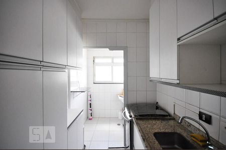 cozinha de apartamento para alugar com 2 quartos, 55m² em Vila Andrade, São Paulo