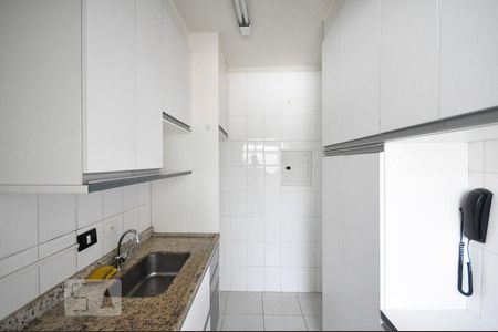 cozinha de apartamento para alugar com 2 quartos, 55m² em Vila Andrade, São Paulo