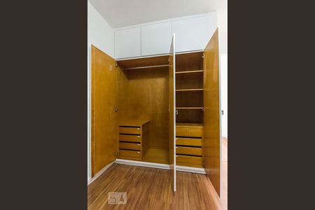 Quarto 02 de apartamento para alugar com 3 quartos, 92m² em Alto de Pinheiros, São Paulo