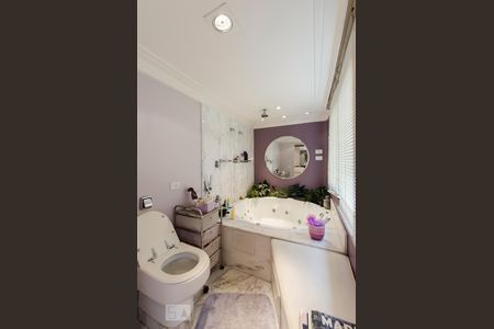 Apartamento à venda com 367m², 4 quartos e 3 vagasBanheiro da suíte 1