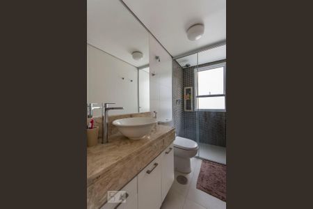 Banheiro de apartamento para alugar com 1 quarto, 50m² em Itaim Bibi, São Paulo