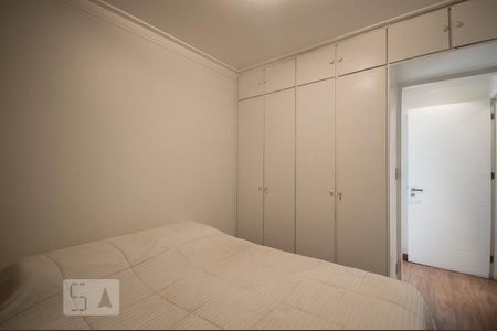 Suíte de apartamento à venda com 2 quartos, 70m² em Itaim Bibi, São Paulo