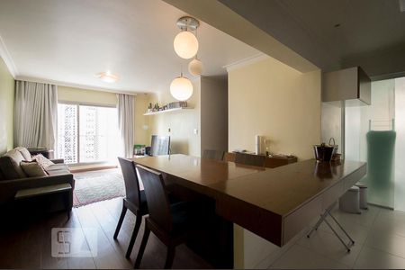 Sala/Cozinha de apartamento à venda com 2 quartos, 70m² em Itaim Bibi, São Paulo