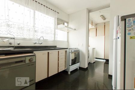 Apartamento à venda com 198m², 4 quartos e 3 vagas Apartamento à venda com 198m², 4 quartos e 3 vagasCozinha