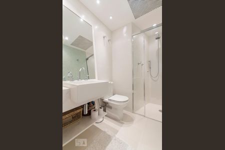 Apartamento à venda com 198m², 4 quartos e 3 vagas Apartamento à venda com 198m², 4 quartos e 3 vagasBanheiro