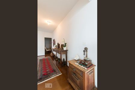 Apartamento à venda com 198m², 4 quartos e 3 vagas Apartamento à venda com 198m², 4 quartos e 3 vagasCorredor