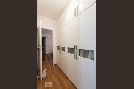 Apartamento à venda com 198m², 4 quartos e 3 vagas Apartamento à venda com 198m², 4 quartos e 3 vagasDetalhe da suíte 2