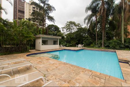 Apartamento à venda com 198m², 4 quartos e 3 vagas Apartamento à venda com 198m², 4 quartos e 3 vagasPiscina