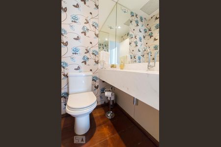 Apartamento à venda com 198m², 4 quartos e 3 vagas Apartamento à venda com 198m², 4 quartos e 3 vagasLavabo