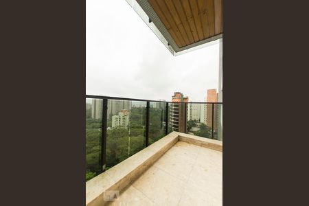 Apartamento à venda com 198m², 4 quartos e 3 vagas Apartamento à venda com 198m², 4 quartos e 3 vagasVaranda da suíte 2