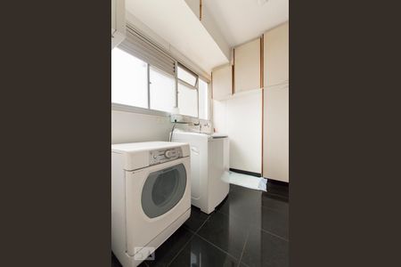 Apartamento à venda com 198m², 4 quartos e 3 vagas Apartamento à venda com 198m², 4 quartos e 3 vagasÁrea de serviço