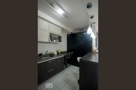 Cozinha de apartamento à venda com 2 quartos, 67m² em Vila Firmiano Pinto, São Paulo