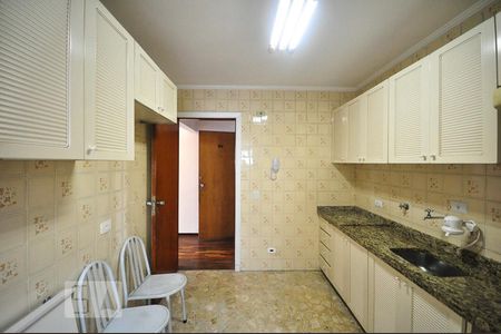 cozinha de apartamento para alugar com 2 quartos, 70m² em Vila Olímpia, São Paulo