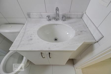 Banheiro de apartamento para alugar com 2 quartos, 60m² em Vila Prudente, São Paulo